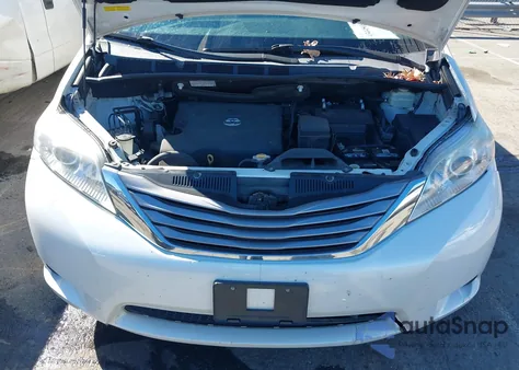 2016 Toyota Sienna Xle 8 Passenger z USA, uszkodzony, nr VIN 5TDYK3DC8GS727896